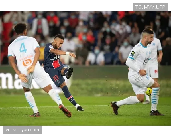 昂热对阵蒙彼利埃,比赛第60分钟因对方球员受伤暂停 昂热对阵蒙彼利埃,比赛第60分钟因对方球员受伤暂停